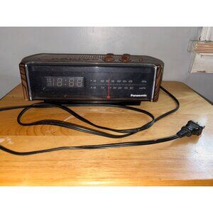 Vintage Panasonic Wood Grain AM/FM Alarm Clock Radio Model RC-75 TESTED